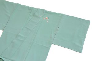 グリーン地の花文様の訪問着