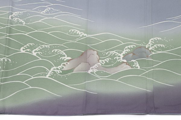 岩波文様の色留袖