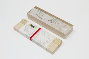 道明の奈良組の段筋の帯締　箱